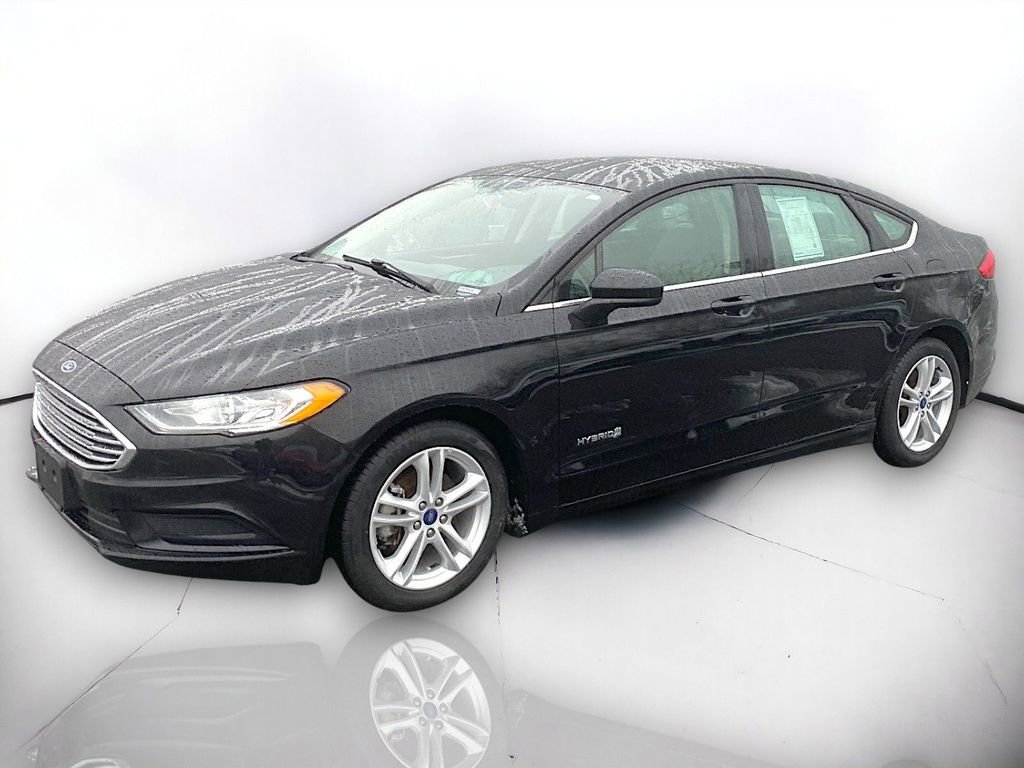 Used 2018 Ford Fusion S image 2
