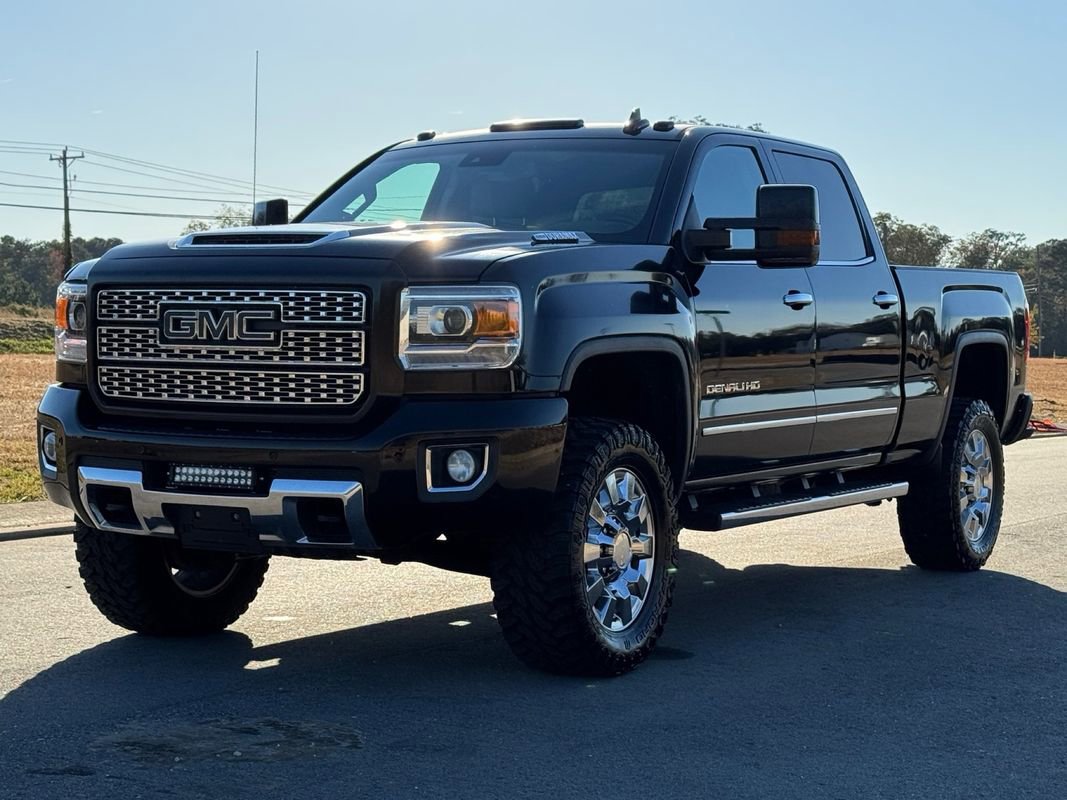 Used 2019 GMC Sierra 2500 Denali w/ Duramax Plus Package image 8