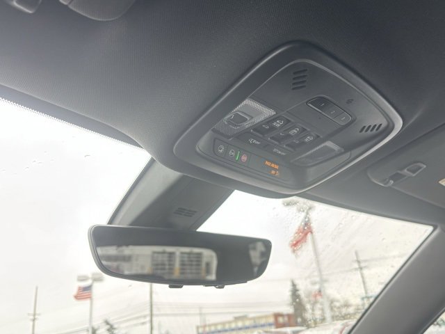 Used 2023 Chevrolet Traverse LT w/ LT Premium Package image 30