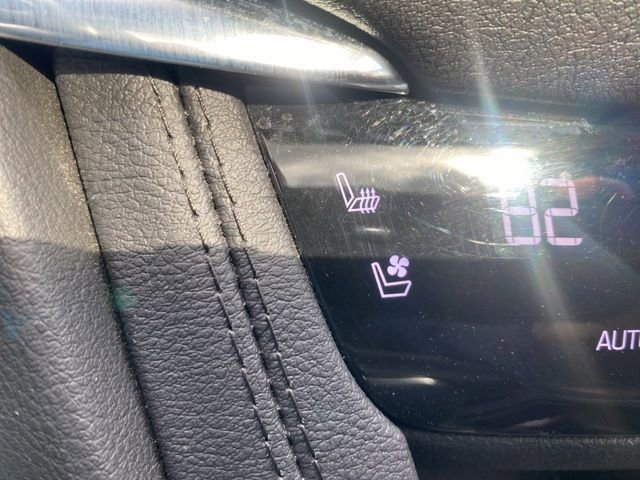 Used 2023 Cadillac XT5 Premium Luxury w/ Technology Package image 16