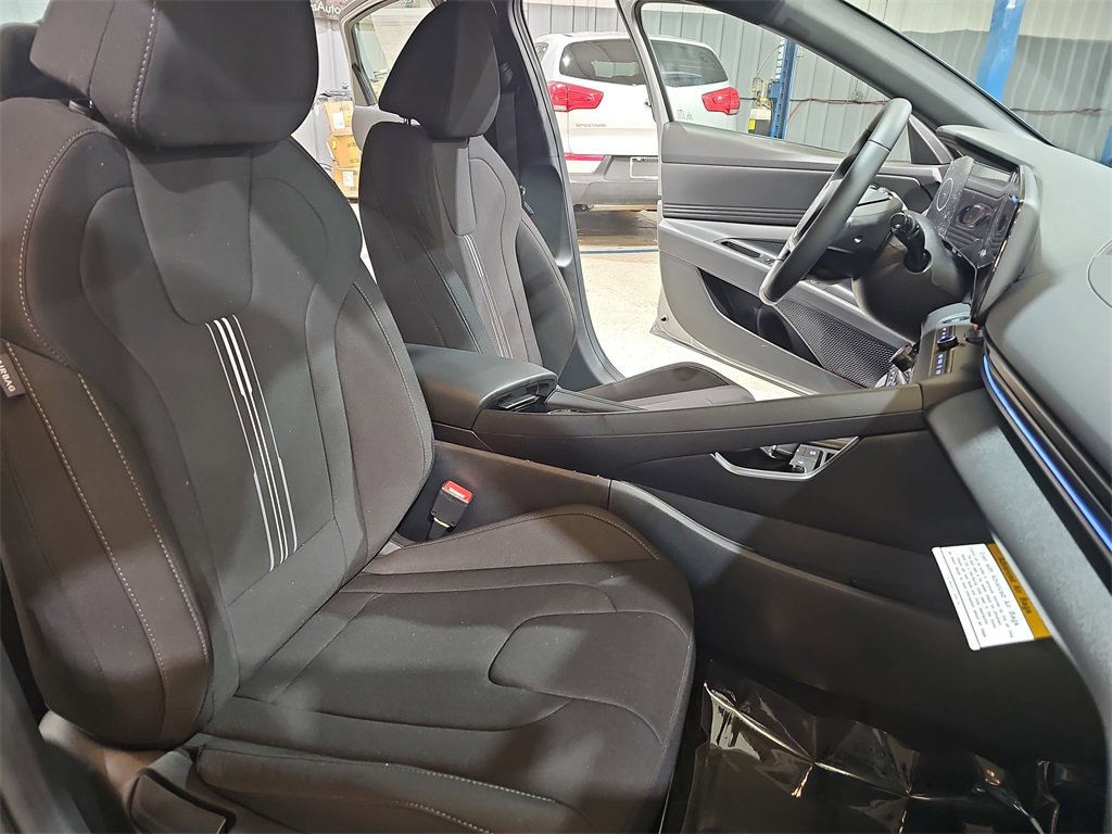 New 2026 Hyundai Elantra Sport image 9