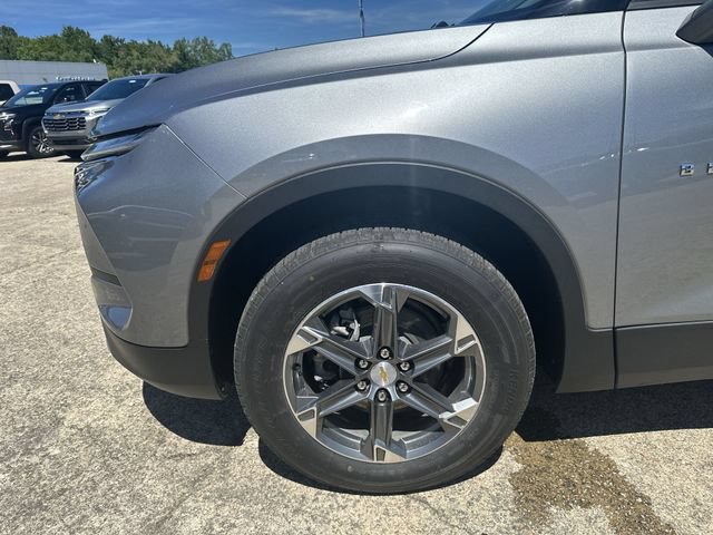 Used 2025 Chevrolet Blazer LT AWD/4WD image 36