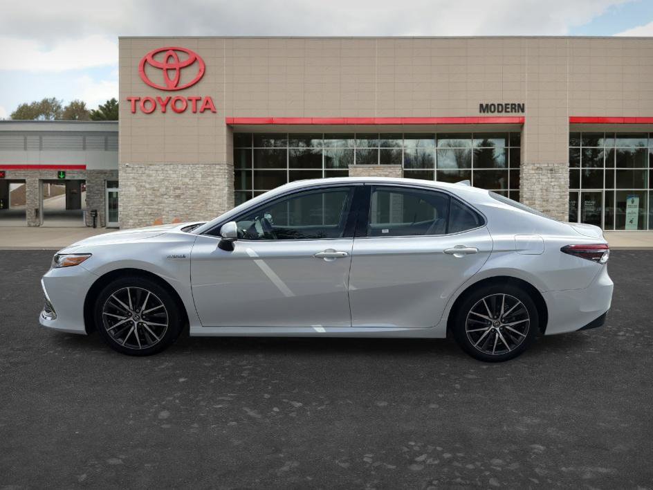 Used 2021 Toyota Camry XLE w/ Navigation Upgrade Package FWD image 7