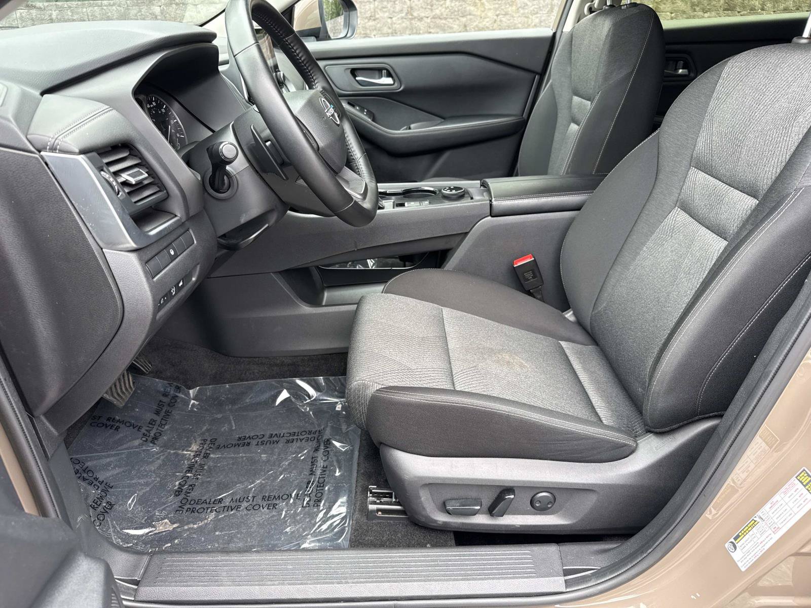 Used 2025 Nissan Rogue SV AWD/4WD image 29