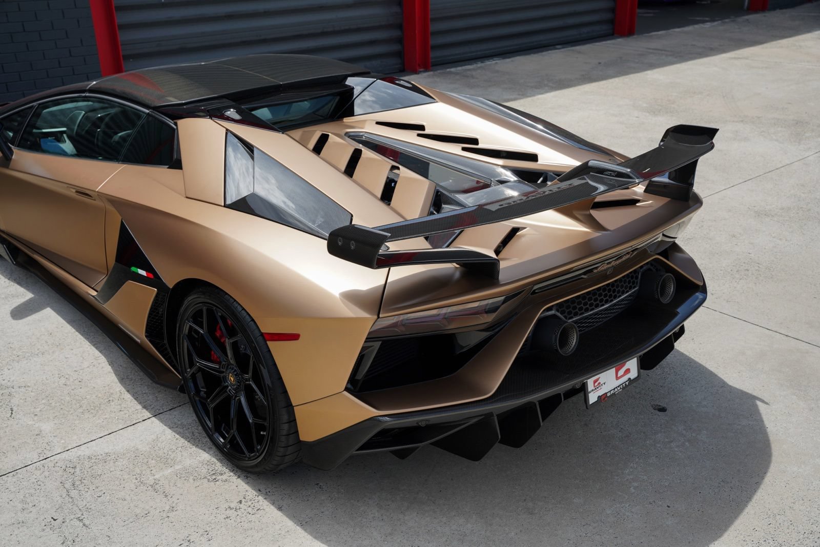 Used 2020 Lamborghini Aventador SVJ AWD/4WD image 16