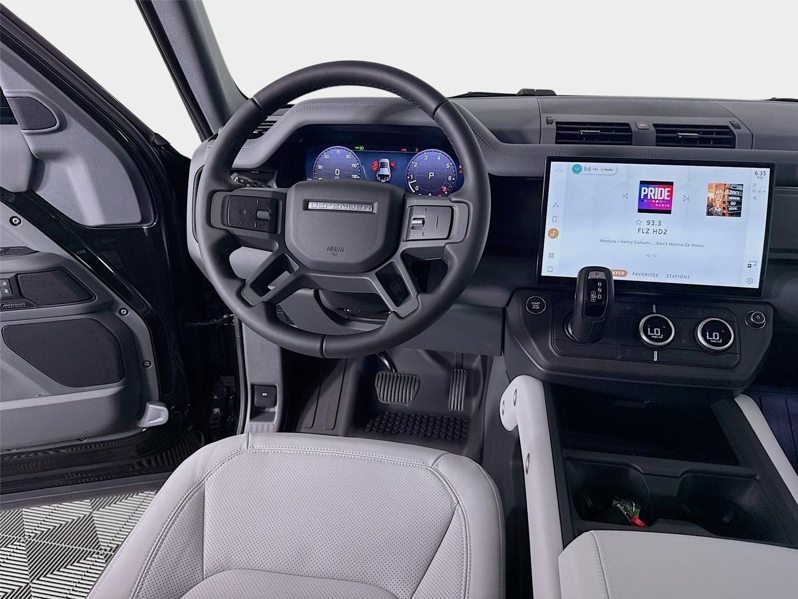New 2026 Land Rover Defender 110 X-Dynamic SE AWD/4WD image 25