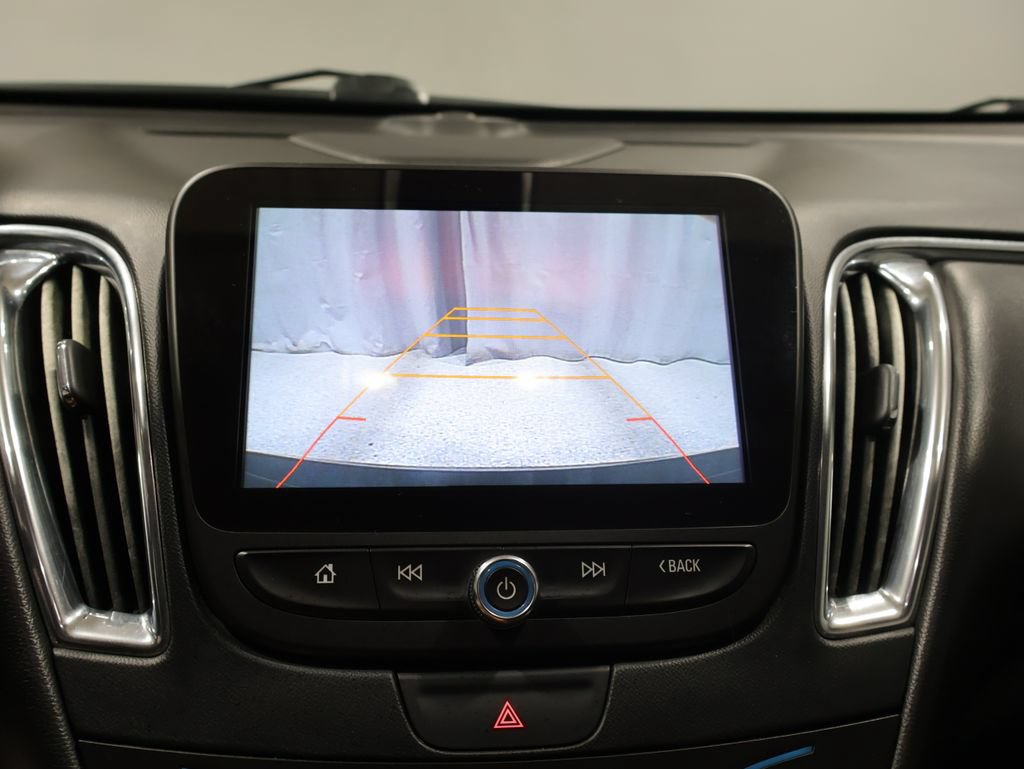 Used 2017 Chevrolet Malibu LT w/ Leather Package FWD image 28