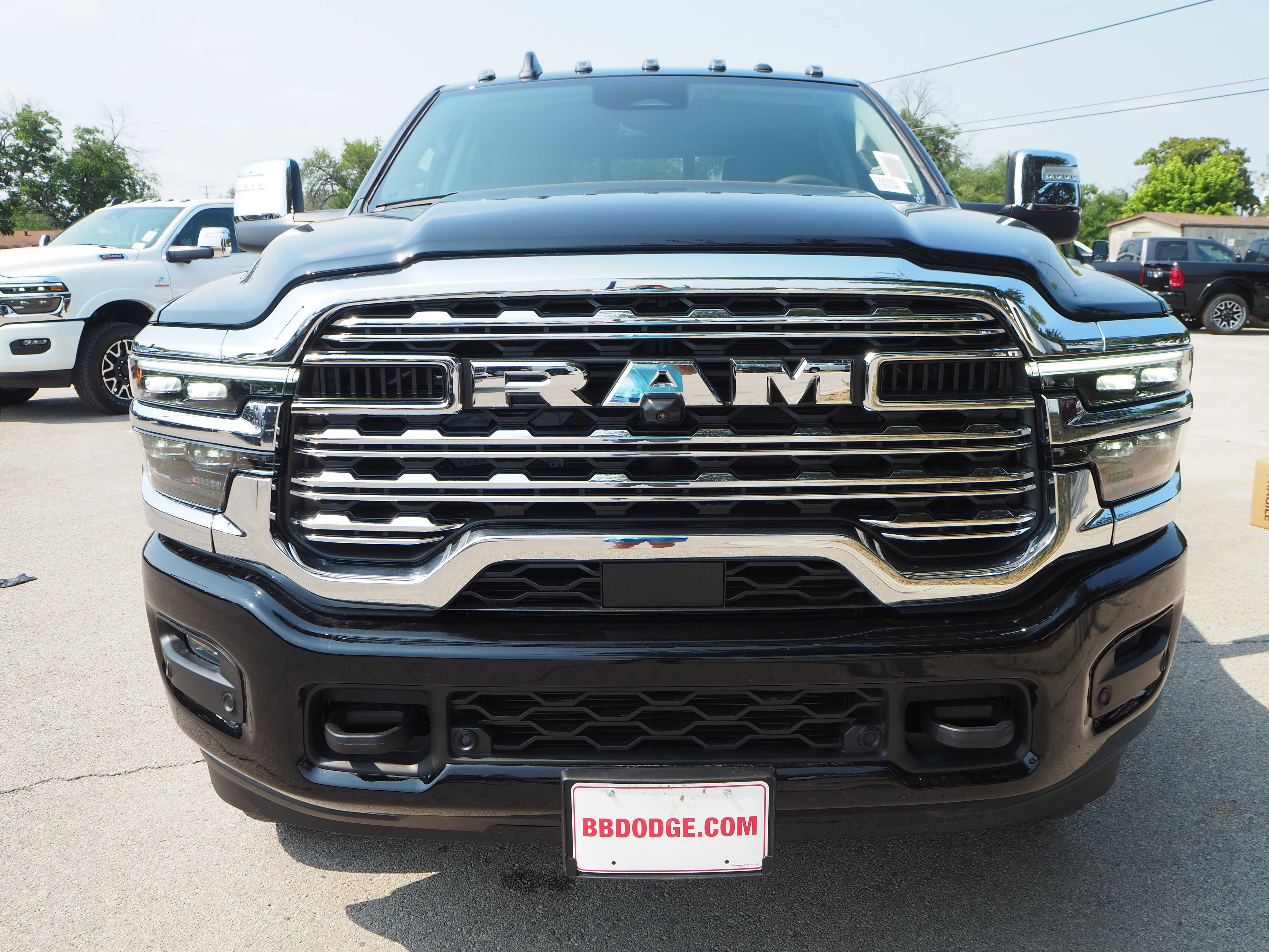 New 2025 RAM 2500 Limited AWD/4WD image 3