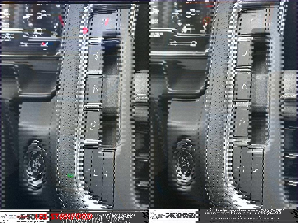 Used 2024 GMC Yukon XL SLT w/ SLT Premium Package AWD/4WD image 29