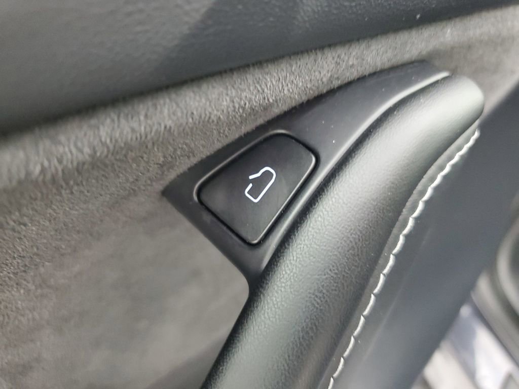 Used 2024 Tesla Model Y Long Range image 28