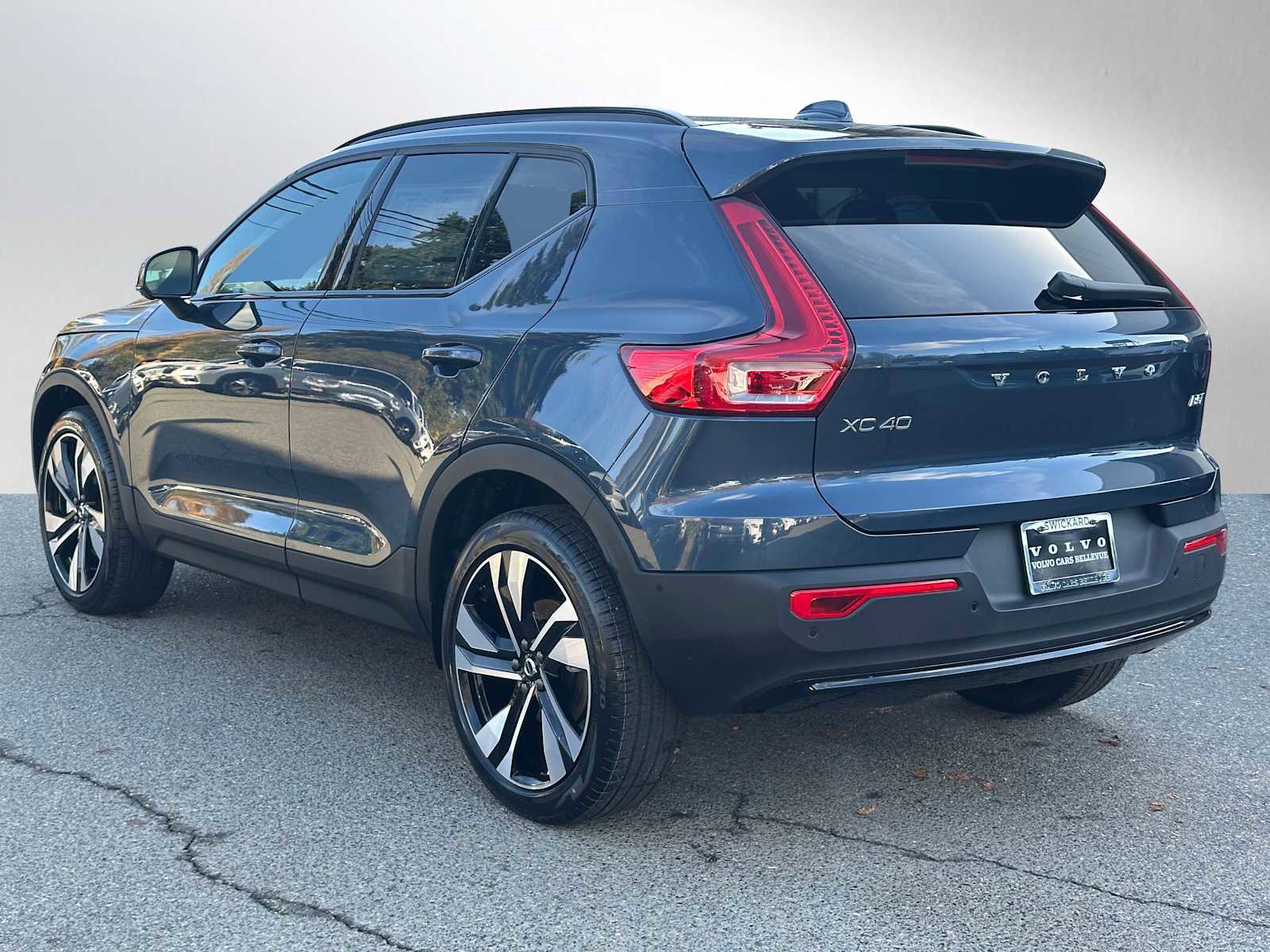 New 2026 Volvo XC40 B5 Ultra w/ Protection Package Premier image 5