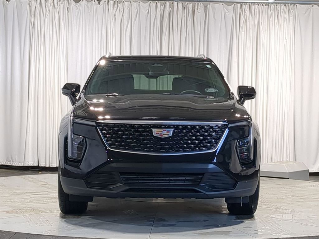 Used 2024 Cadillac XT4 Luxury w/ Cold Weather Package image 21