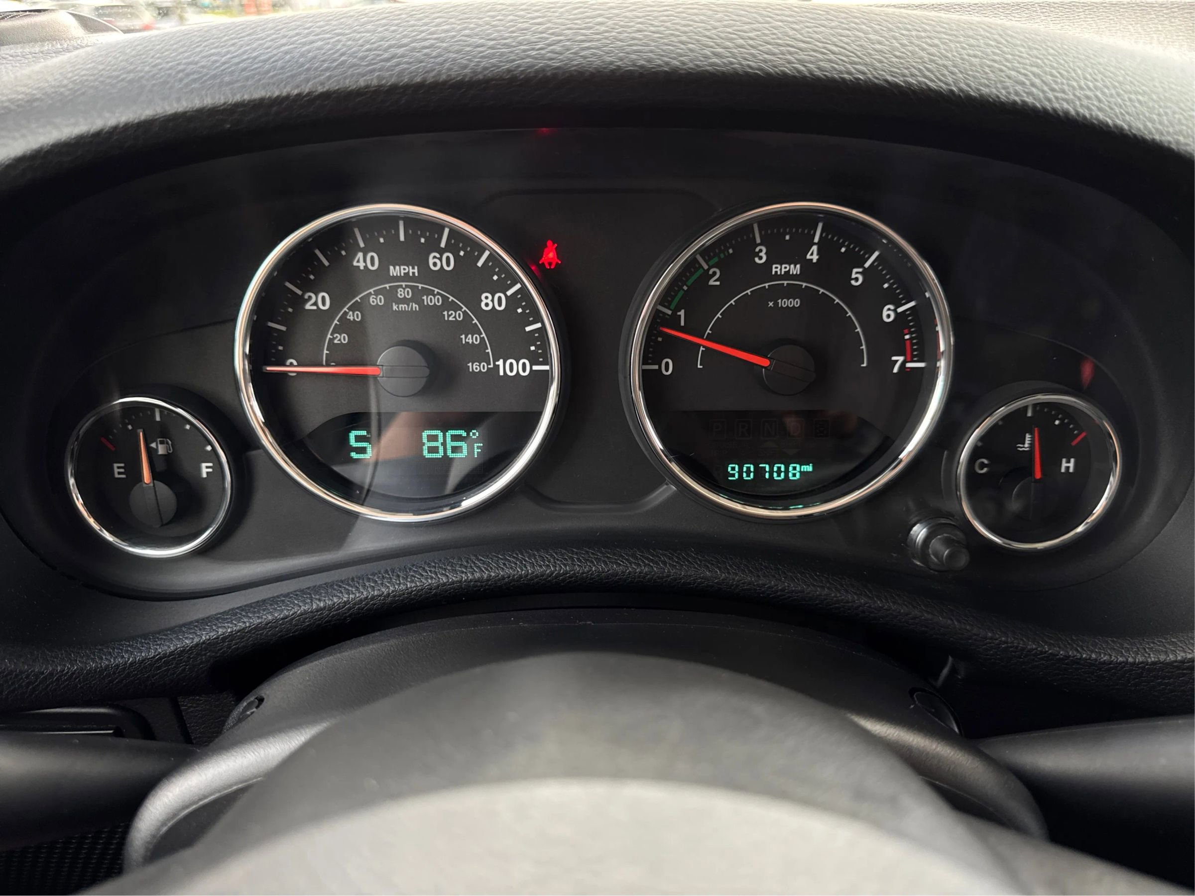 Used 2017 Jeep Wrangler Unlimited Rubicon w/ Connectivity Group image 17