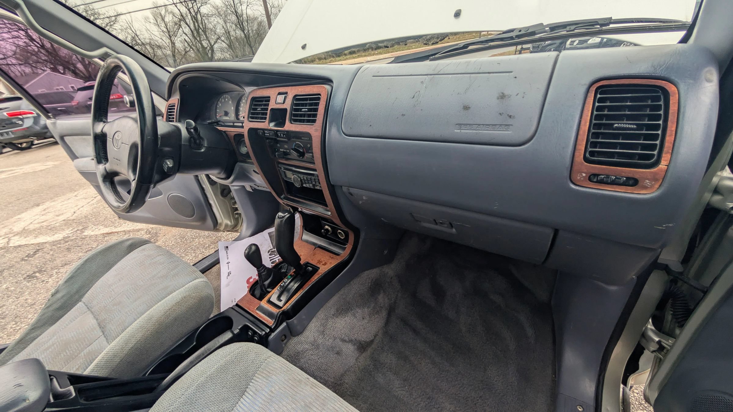 Used 2000 Toyota 4Runner SR5 AWD/4WD image 16
