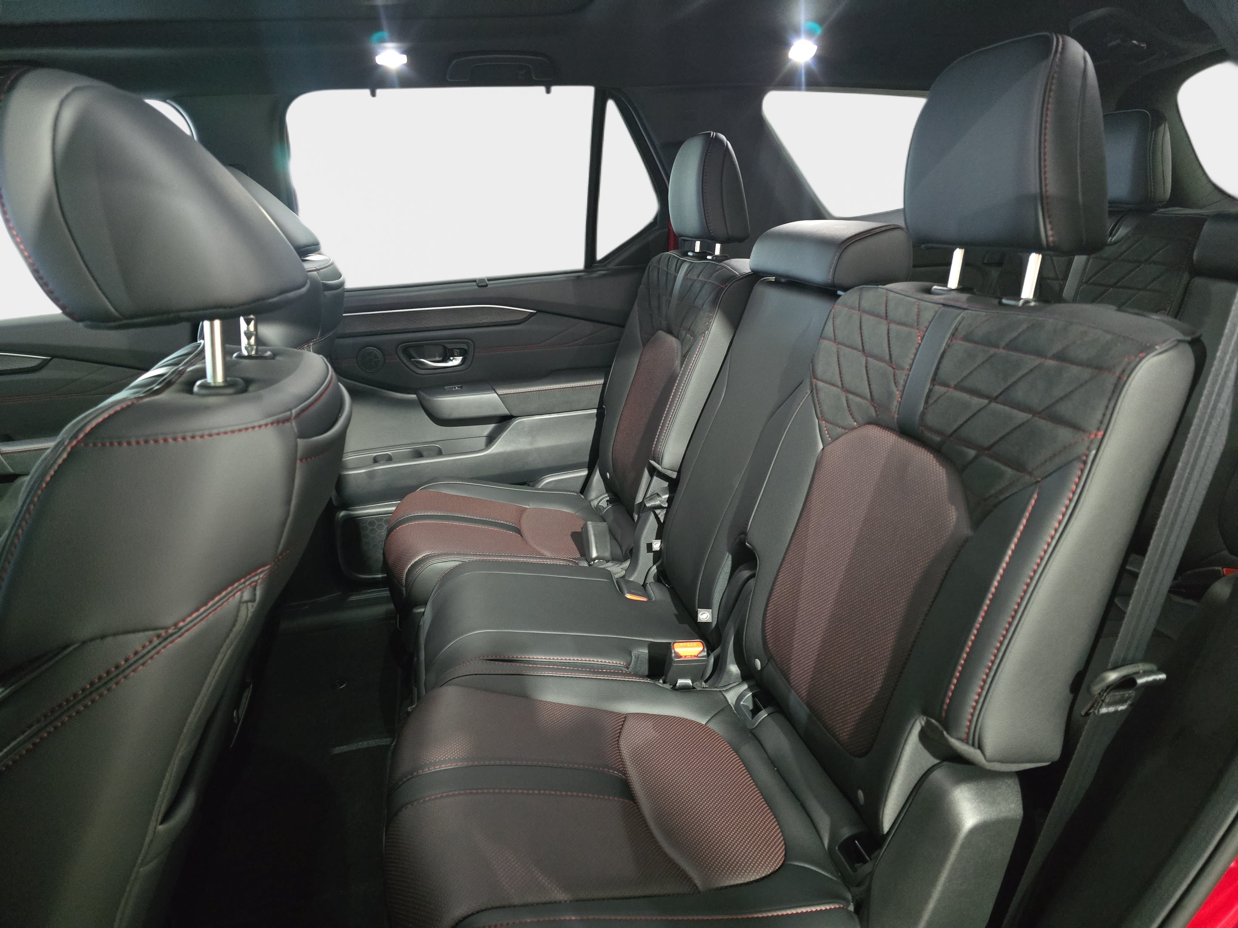 Used 2026 Honda Pilot Black Edition image 11