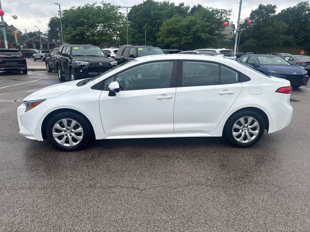 Used 2024 Toyota Corolla LE FWD image 4