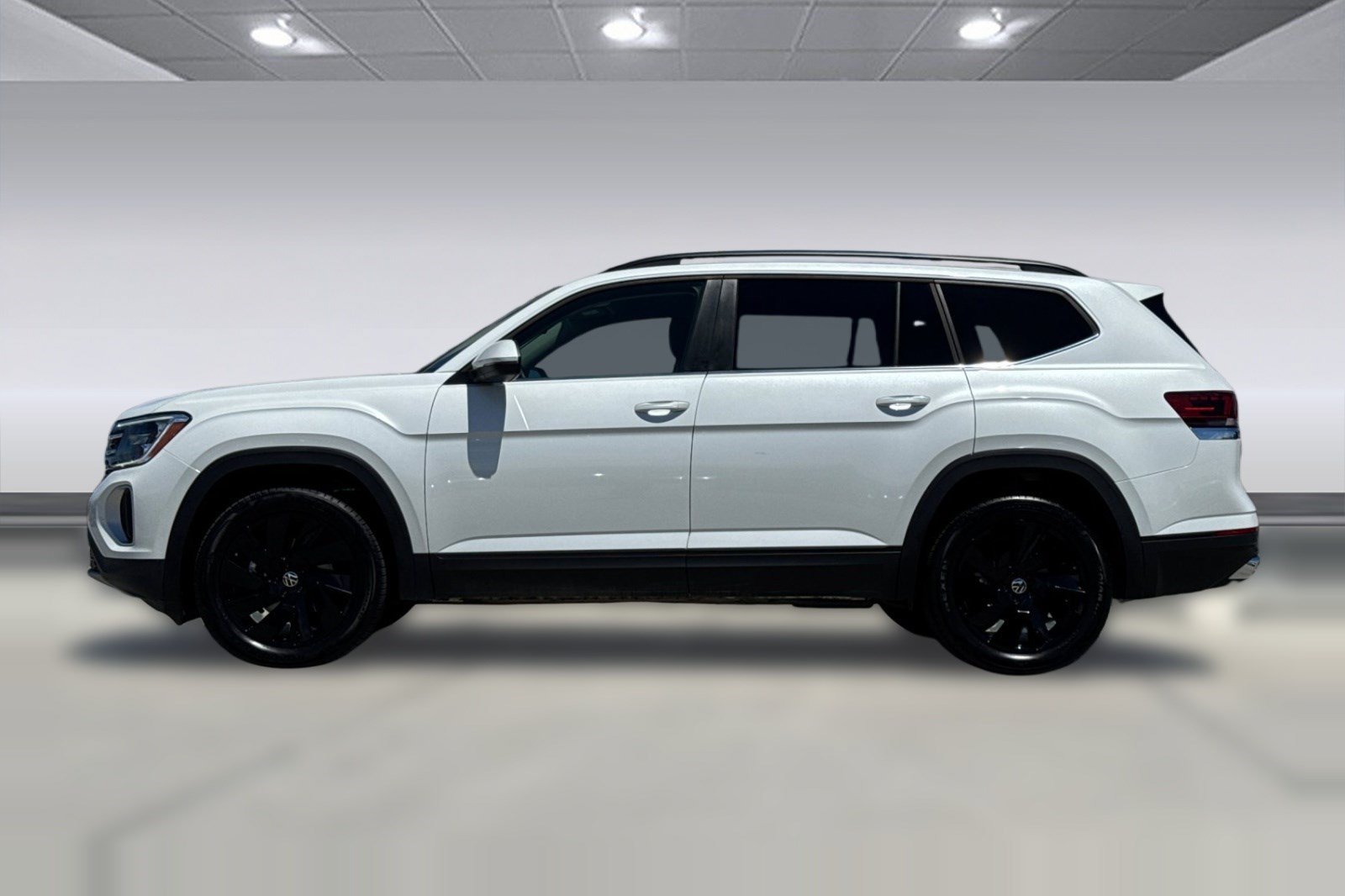 Used 2026 Volkswagen Atlas SE AWD/4WD image 2