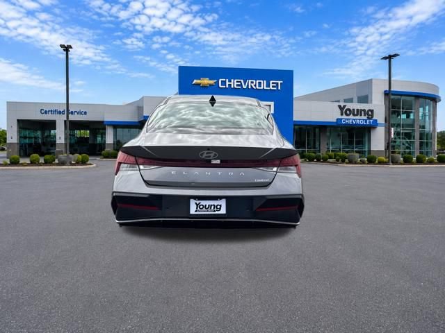 Used 2024 Hyundai Elantra Limited FWD image 6