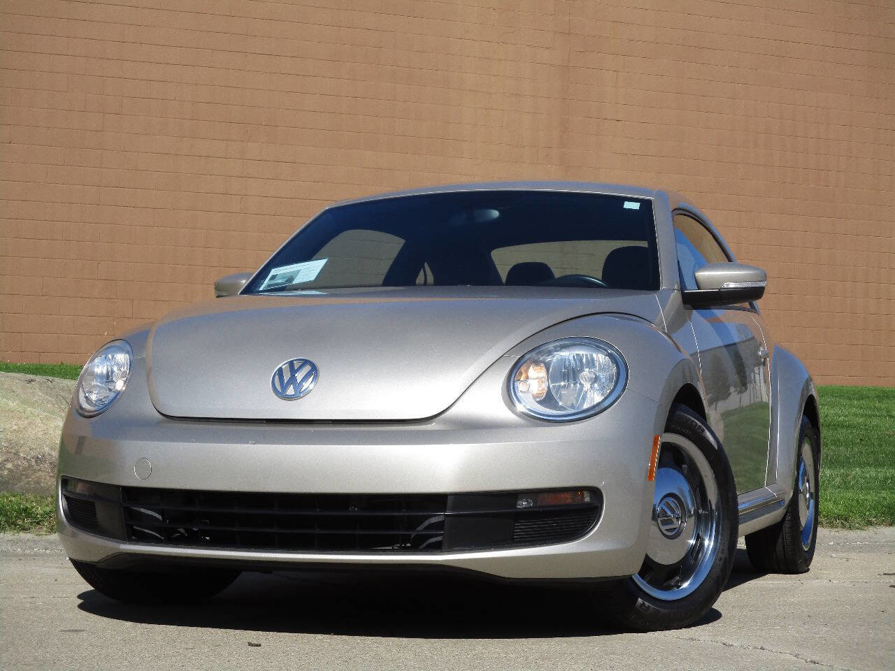 Used 2012 Volkswagen Beetle 2.5