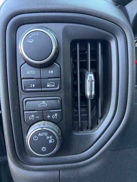 Used 2022 Chevrolet Silverado 1500 Custom AWD/4WD image 12