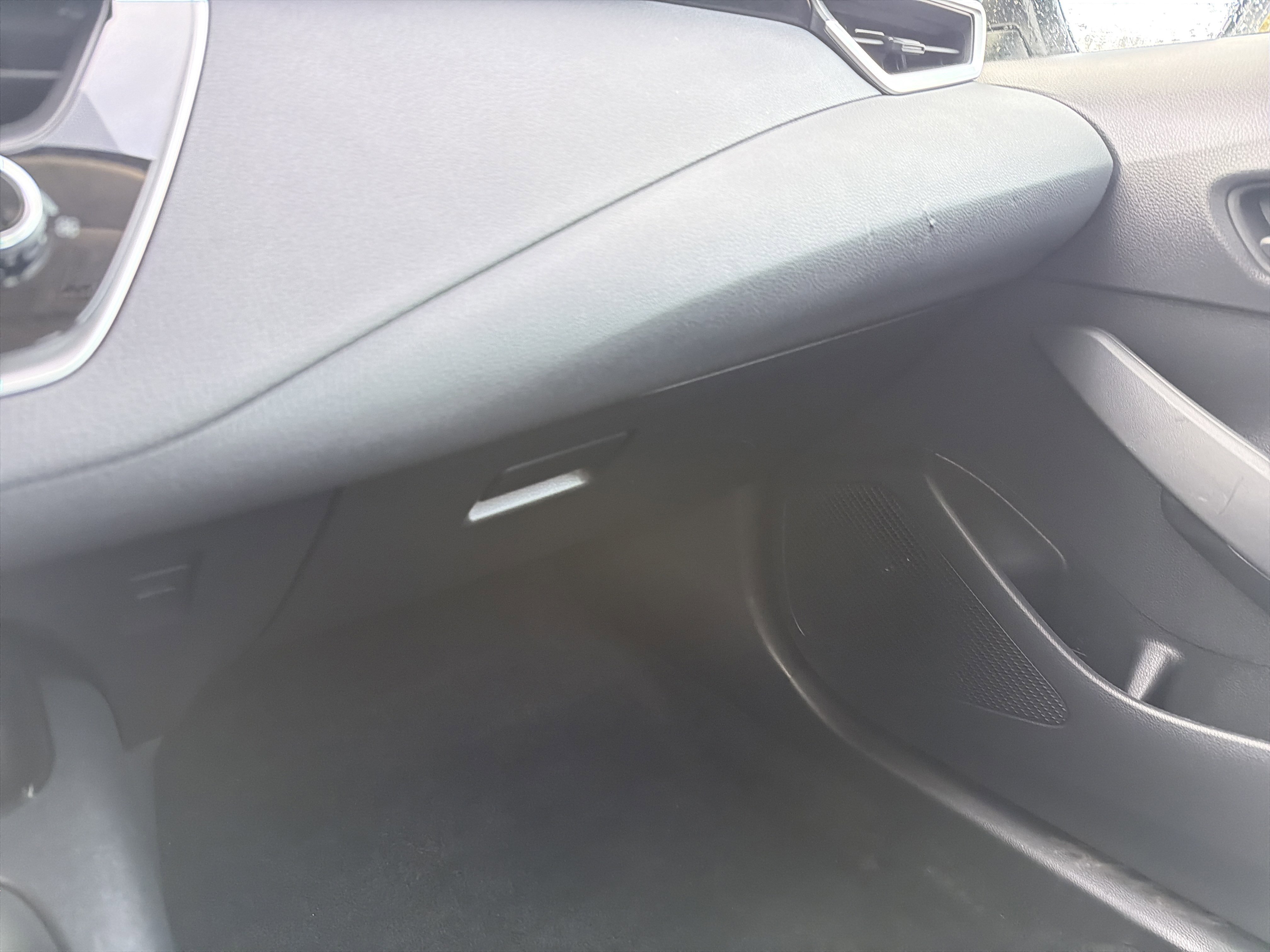 Used 2022 Toyota Corolla LE image 7