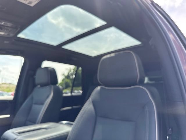 Used 2022 GMC Yukon SLT w/ SLT Premium Package AWD/4WD image 11