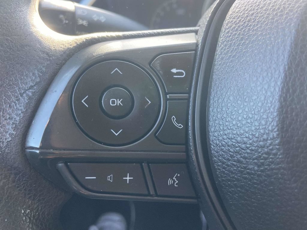 Used 2020 Toyota Corolla LE FWD image 23