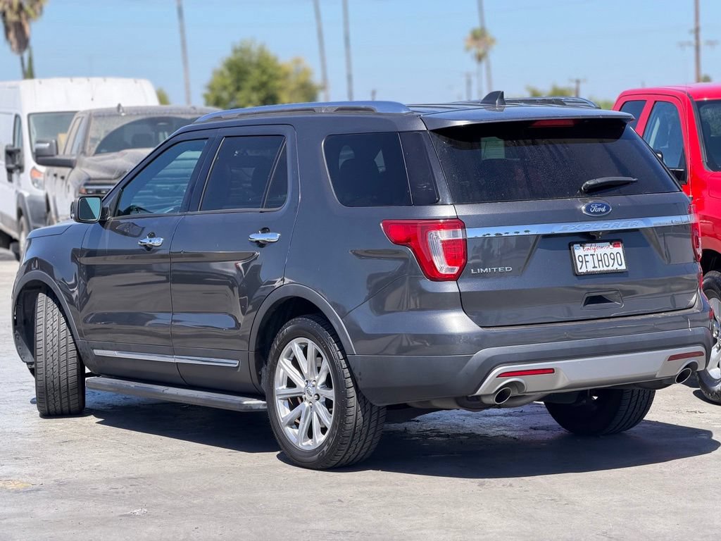 Used 2017 Ford Explorer Limited FWD image 3