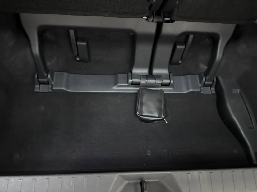 Used 2024 Toyota Sienna XLE image 23