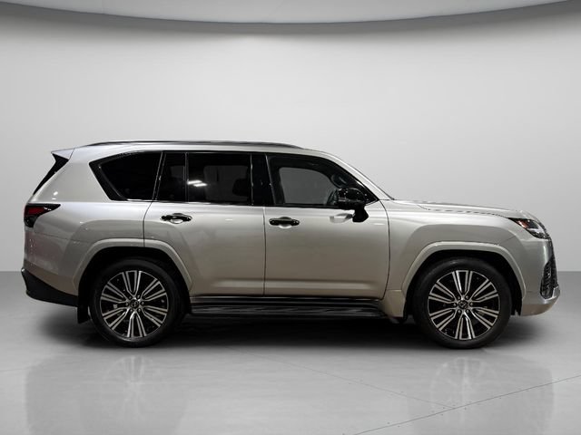 Used 2024 Lexus LX 600 4WD w/ Appearance Package image 3