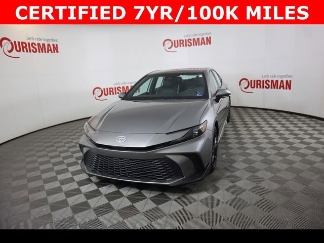 Used 2025 Toyota Camry SE FWD image 1