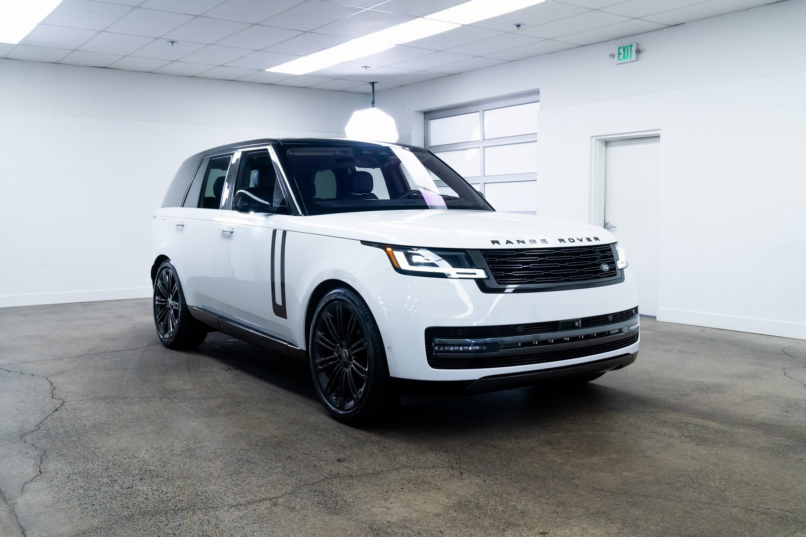 Used 2022 Land Rover Range Rover SE image 27
