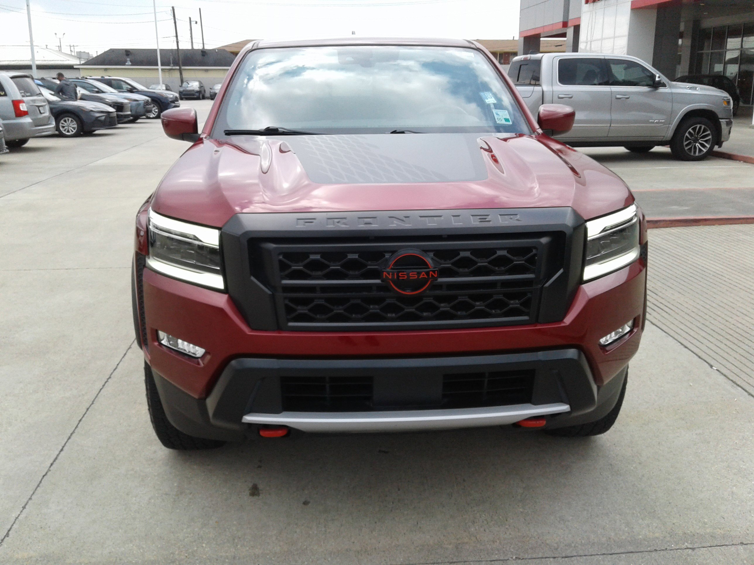 Used 2023 Nissan Frontier Pro-X w/ Technology Package image 2