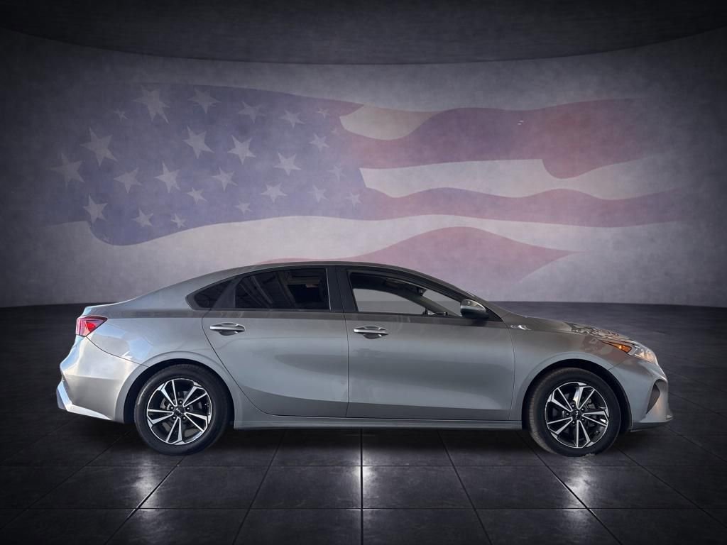 Used 2022 Kia Forte LXS FWD image 6