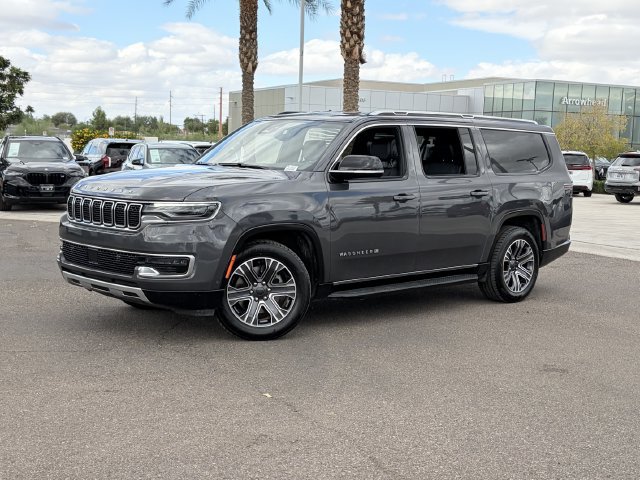 Used 2024 Jeep Wagoneer L Series II w/ Flexible Seating Group AWD/4WD image 2