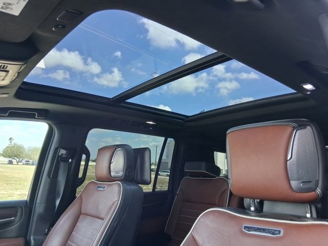 Used 2023 GMC Yukon XL Denali Ultimate image 12
