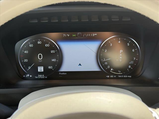 Used 2020 Volvo XC90 T5 Momentum w/ Protection Package Premier image 11