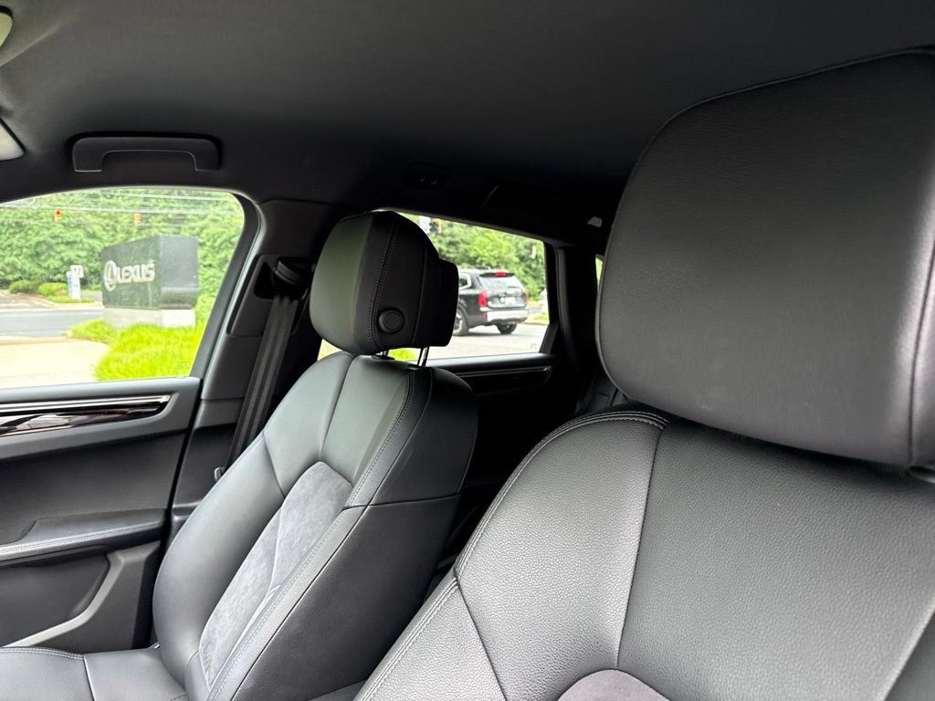 Used 2019 Porsche Macan AWD/4WD image 12