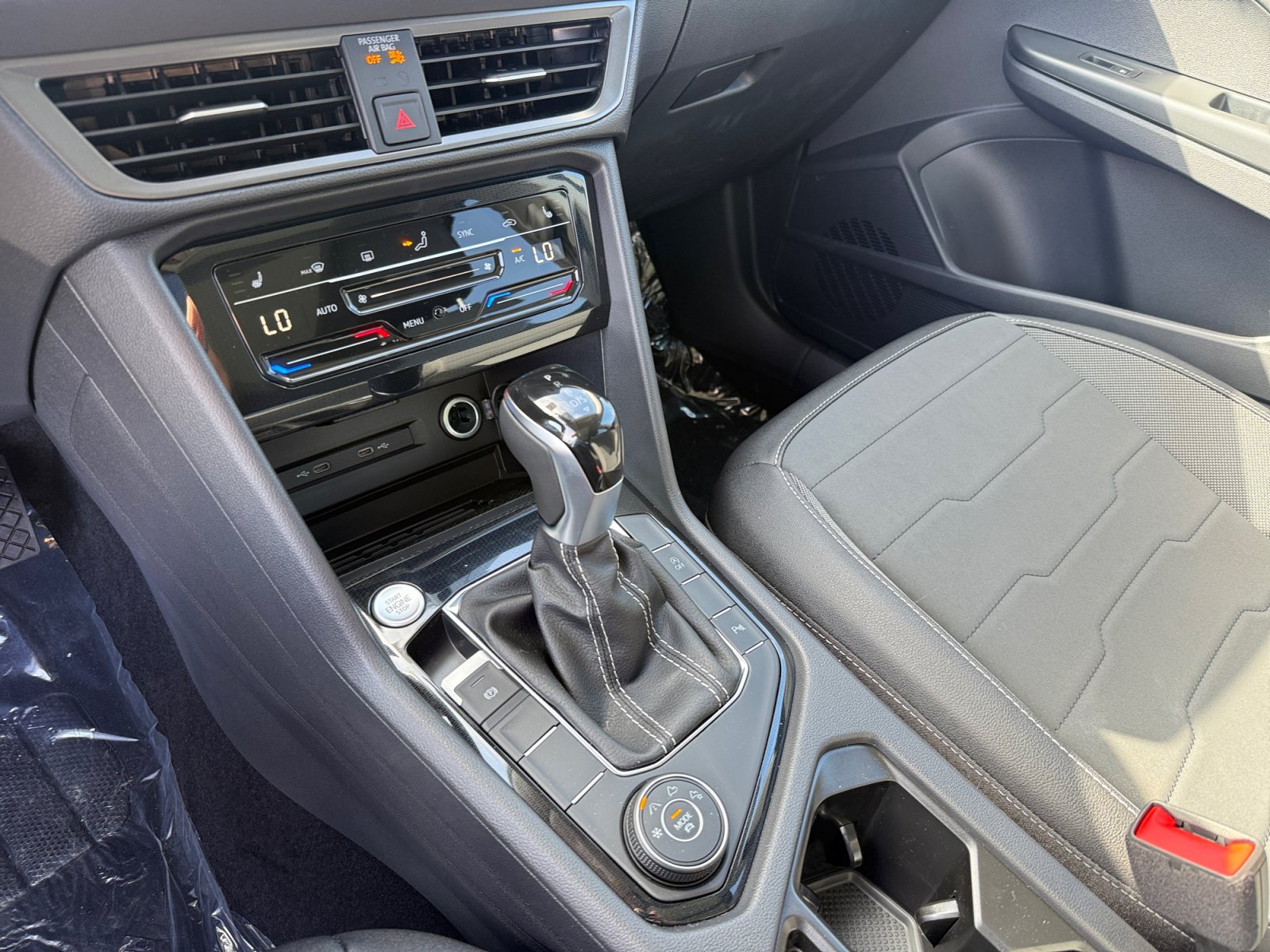 New 2026 Volkswagen Taos SE AWD/4WD image 13