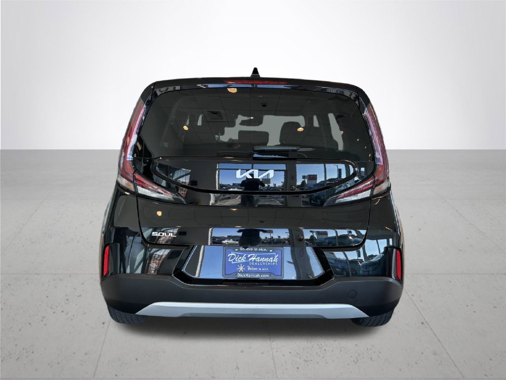Used 2023 Kia Soul LX FWD image 8