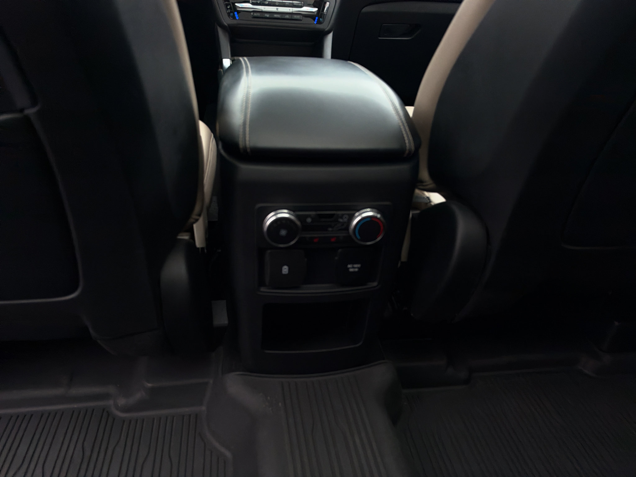 Used 2020 Ford Explorer Limited RWD image 11