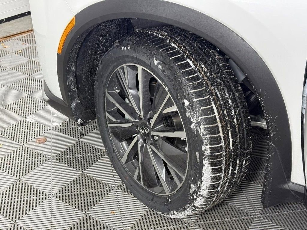 New 2026 INFINITI QX60 Luxe image 10