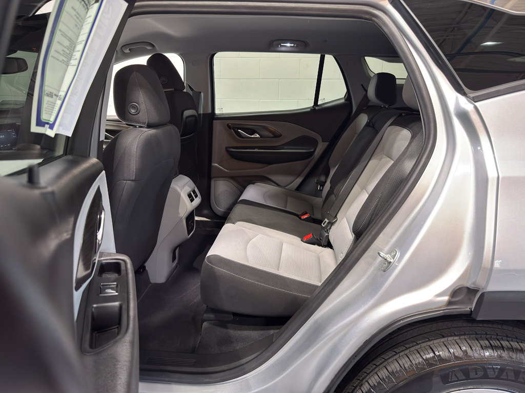 Used 2022 GMC Terrain SLE w/ Driver Convenience Package FWD image 10