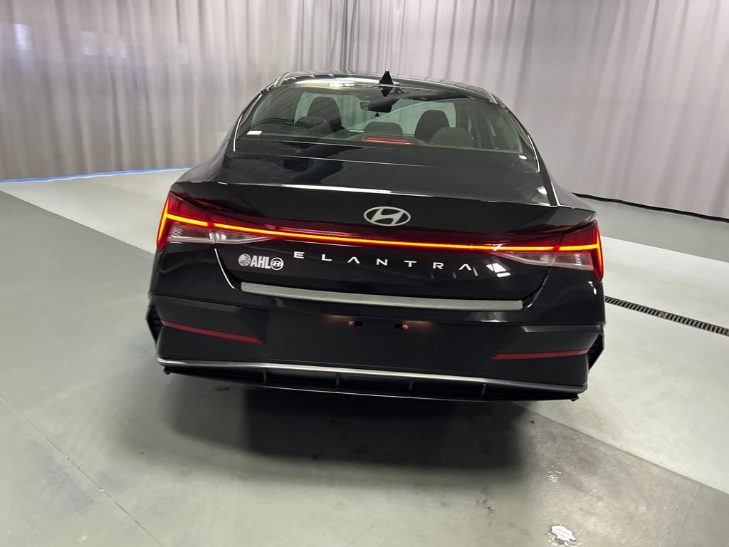 Used 2024 Hyundai Elantra SEL w/ Convenience Package FWD image 6