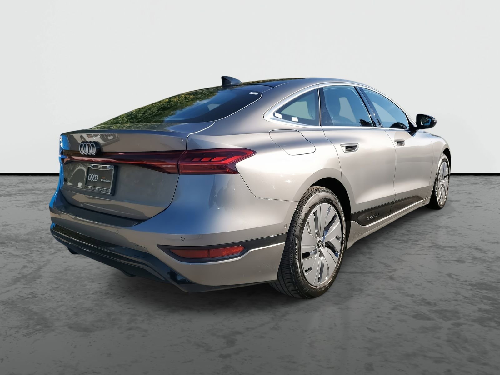 Used 2025 Audi A6 e-tron Premium w/ Ultra Package image 4