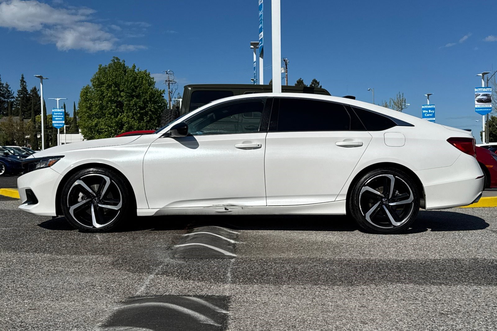 Used 2022 Honda Accord Sport image 2