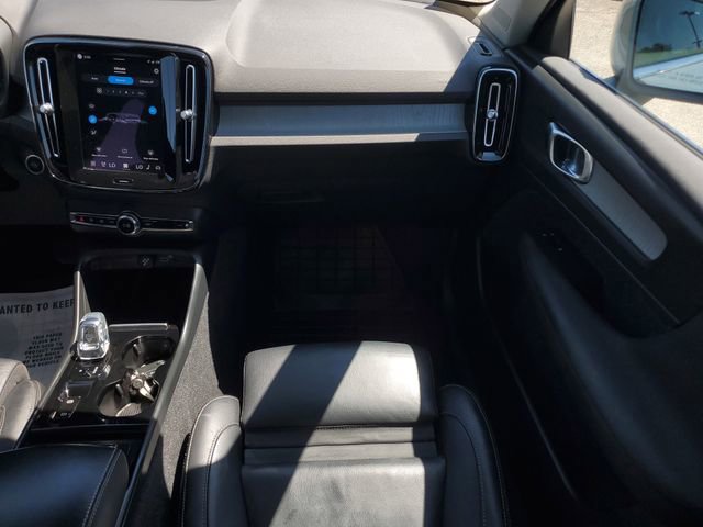 Used 2023 Volvo XC40 B5 Plus w/ Climate Package image 18
