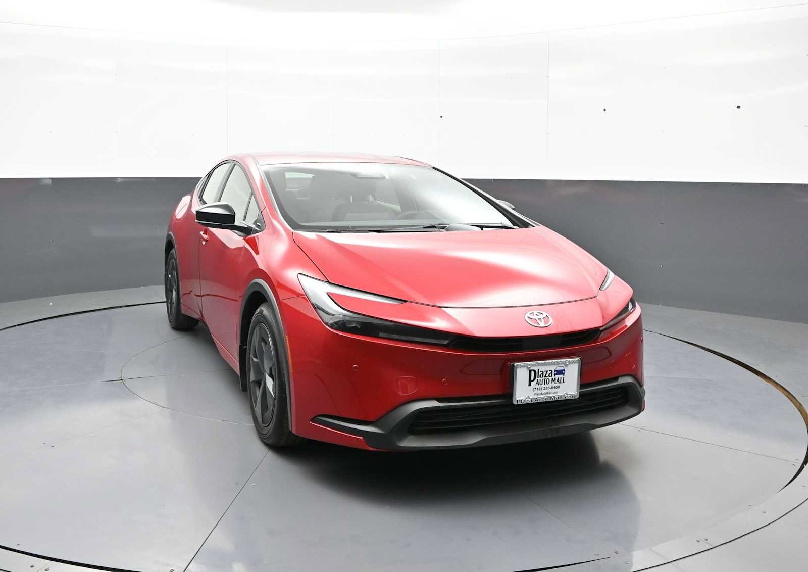 Used 2026 Toyota Prius LE FWD image 3