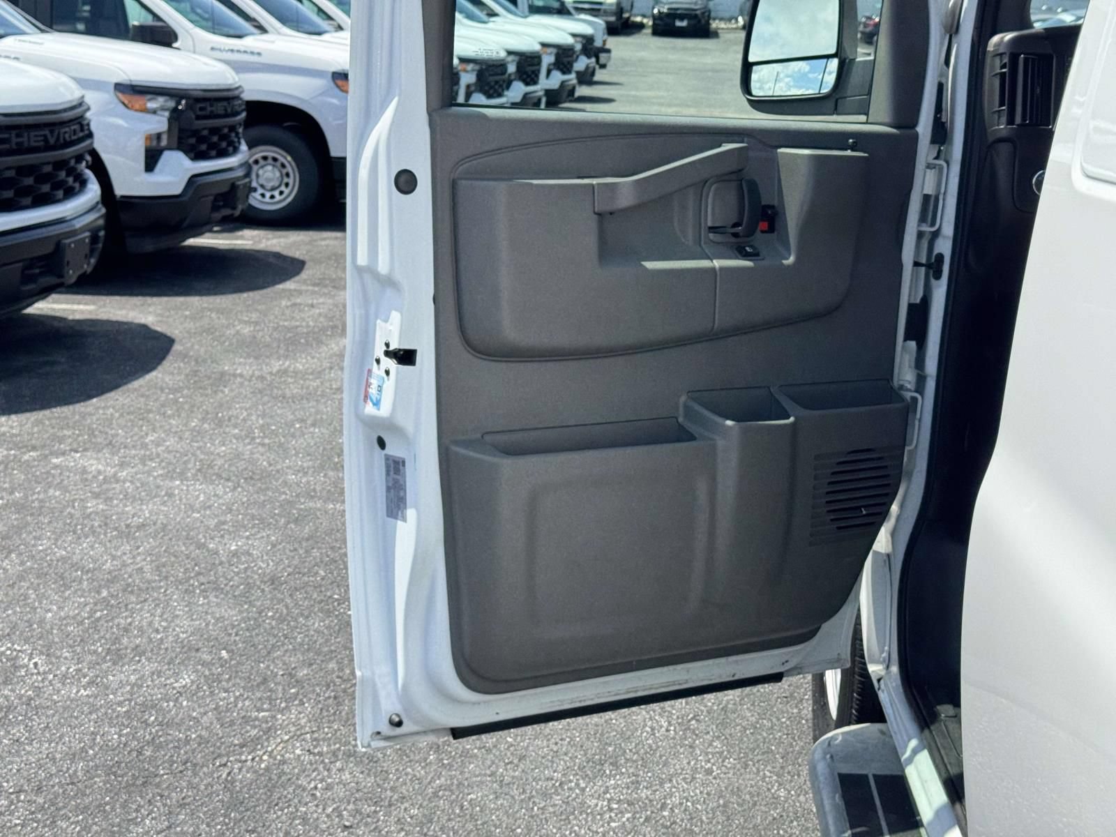 Used 2025 GMC Savana 2500 w/ Driver Convenience Package RWD image 17