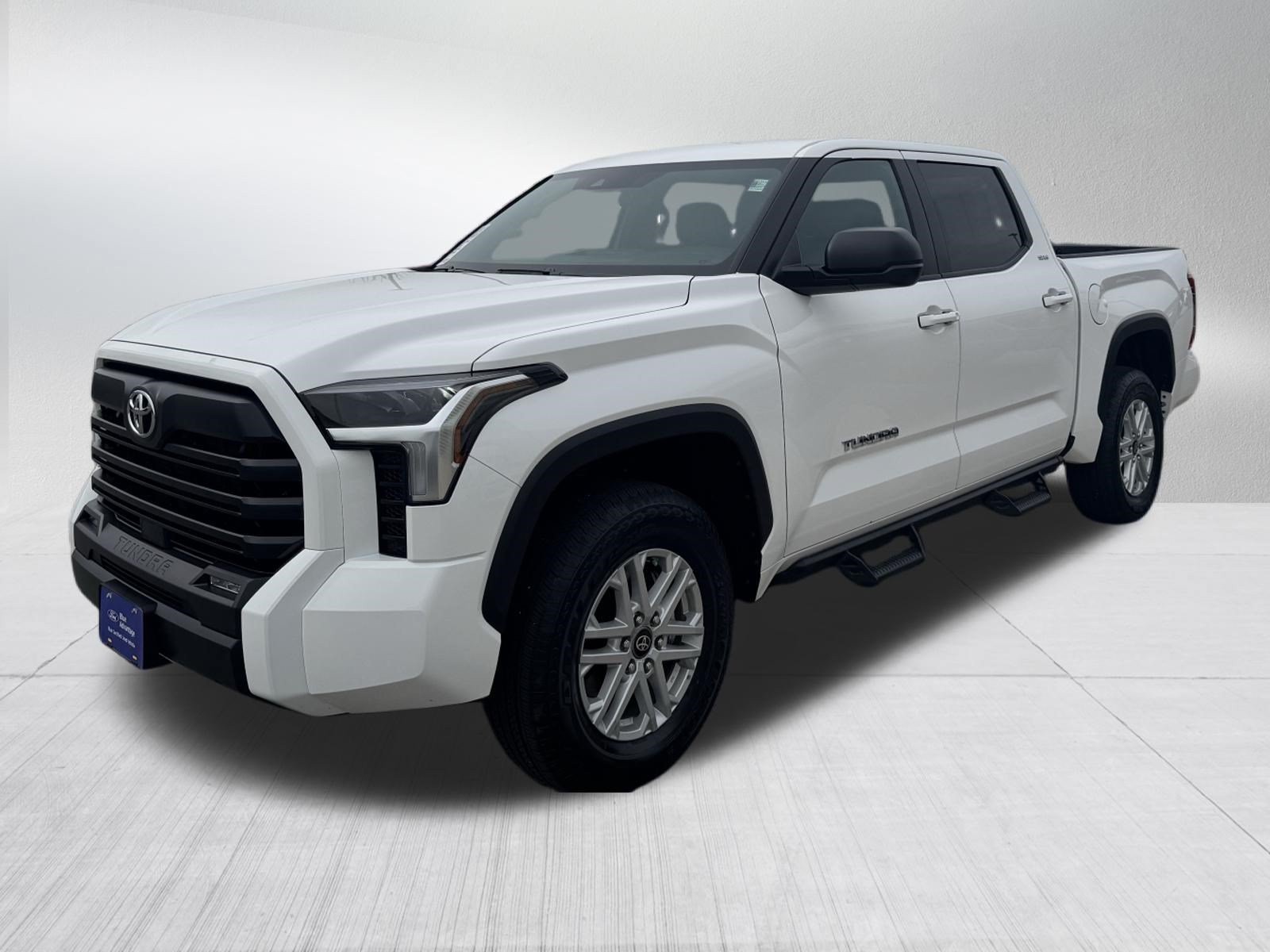 Used 2025 Toyota Tundra SR5 w/ SR5 Premium Package AWD/4WD image 3